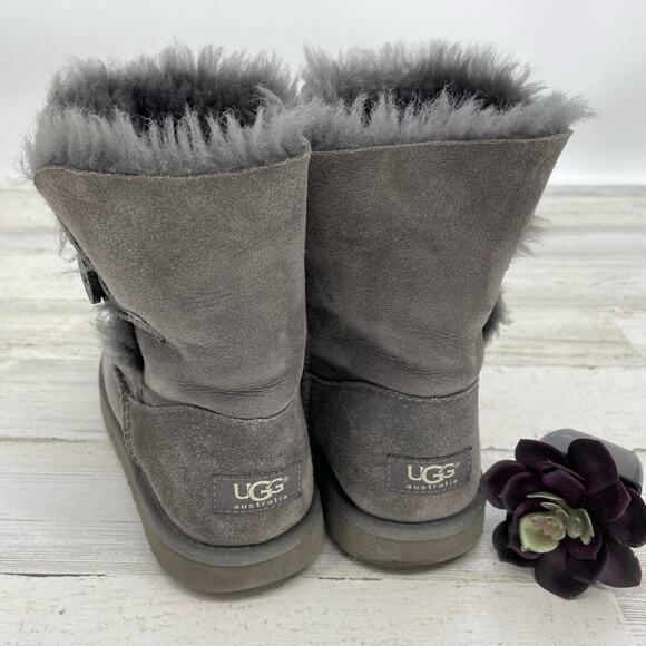Ugg Grey Suede/Leather Sherpa Lined Slip On Bailey Button Ankle Booties Size 6 - Picture 7 of 7